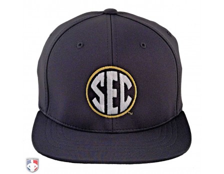 SEC PULSE PERFORMANCE FLEXFIT COMBO PLATE / BASE UMPIRE CAP SEC PULSE PERFORMANCE FLEXFIT COMBO PLATE / BASE UMPIRE CAP