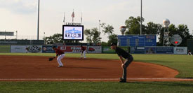 Base Umpire Hands on Knees Set