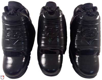 Widths of Umpire Plate Shoes from Above